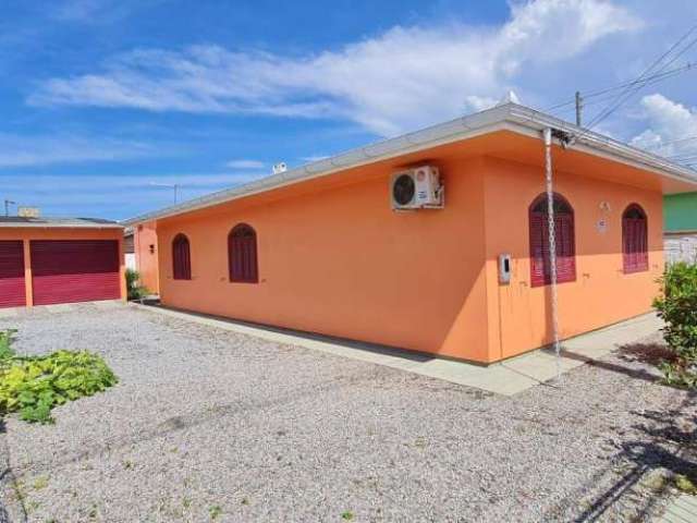 Casa com 4 dormitórios à venda, 131 m² por R$ 550.000,00 - Aririú - Palhoça/SC