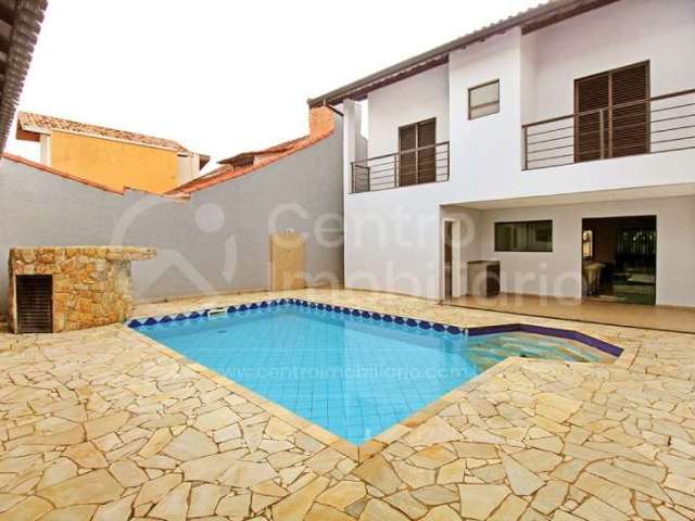 CASA à venda com piscina e 4 quartos em Peruíbe, no bairro Balneario Josedy
