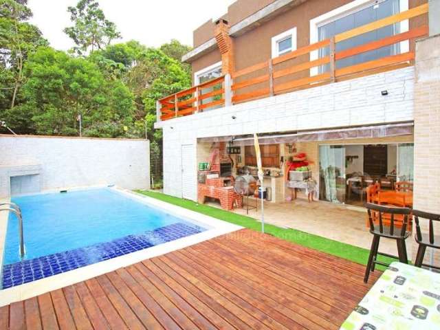 CASA à venda com piscina e 5 quartos em Peruíbe, no bairro Flora Rica II
