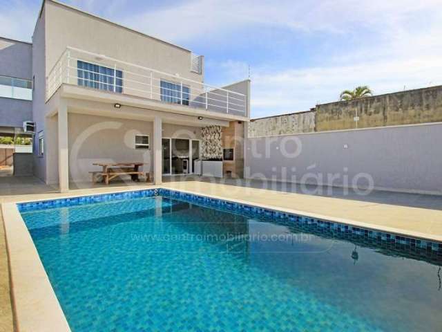 CASA à venda com piscina e 4 quartos em Peruíbe, no bairro Estancia Balnearia Maria Helena Novaes