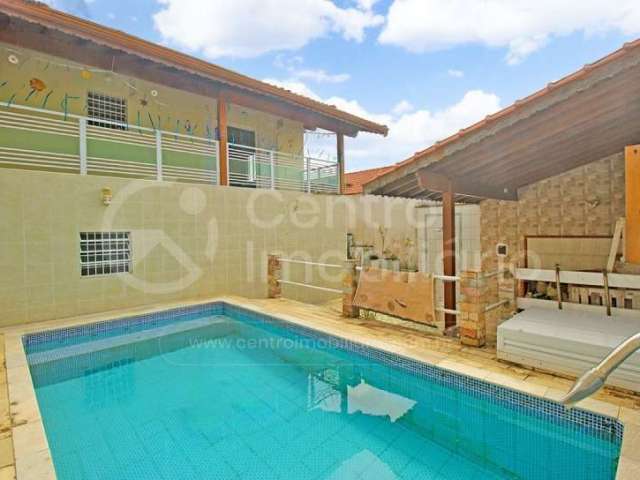 CASA à venda com piscina e 2 quartos em Peruíbe, no bairro Belmira Novaes