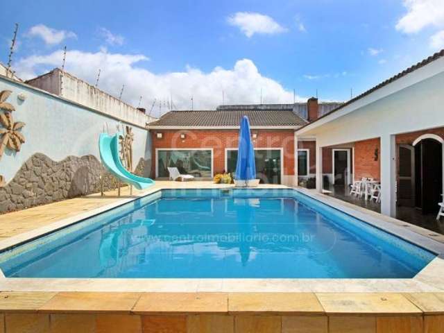 CASA à venda com piscina e 4 quartos em Peruíbe, no bairro Jardim Ribamar
