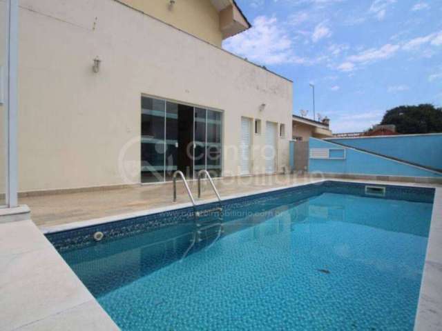 CASA à venda com piscina e 3 quartos em Peruíbe, no bairro Jardim Três Marias