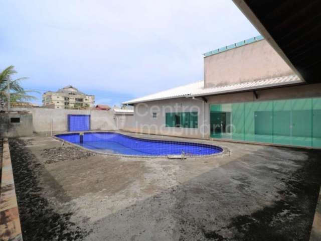 CASA à venda com piscina e 4 quartos em Peruíbe, no bairro Estancia Balnearia Convento Velho