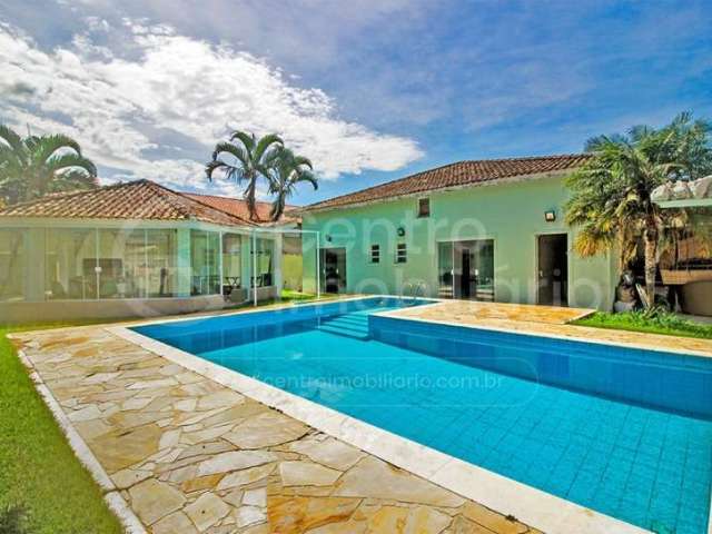 CASA à venda com piscina e 5 quartos em Peruíbe, no bairro Bougainvillee V