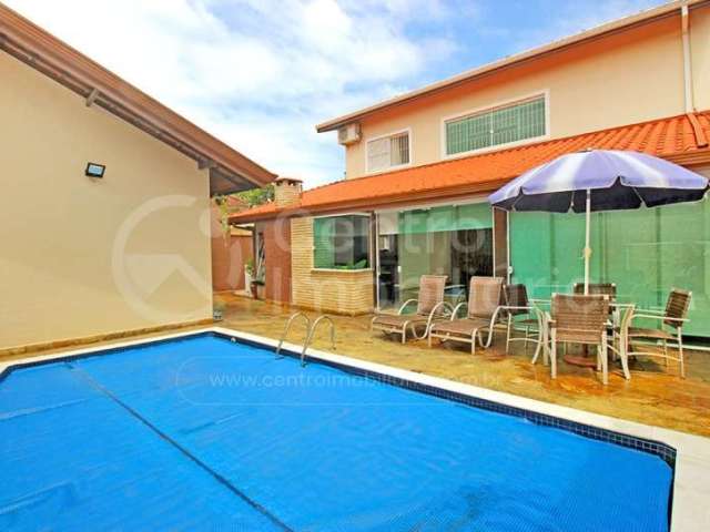 CASA à venda com piscina e 4 quartos em Peruíbe, no bairro Nova Peruíbe