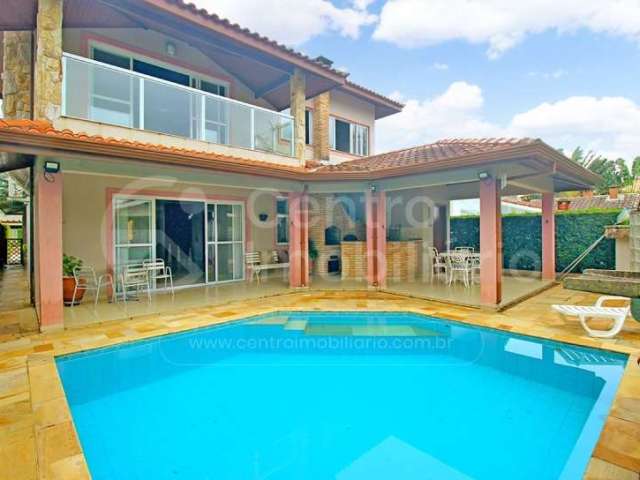 CASA à venda com piscina e 4 quartos em Peruíbe, no bairro Bougainvillee II