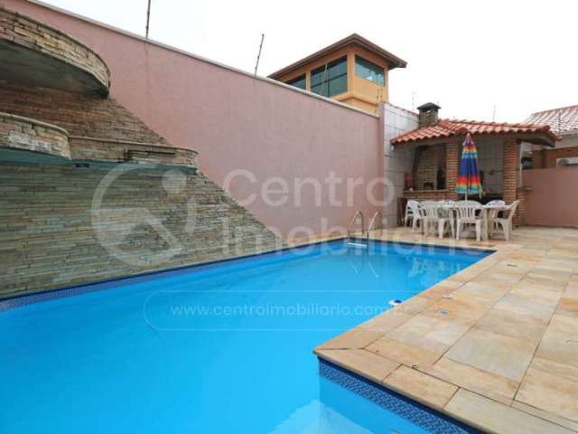 CASA à venda com piscina e 6 quartos em Peruíbe, no bairro Jardim Ribamar