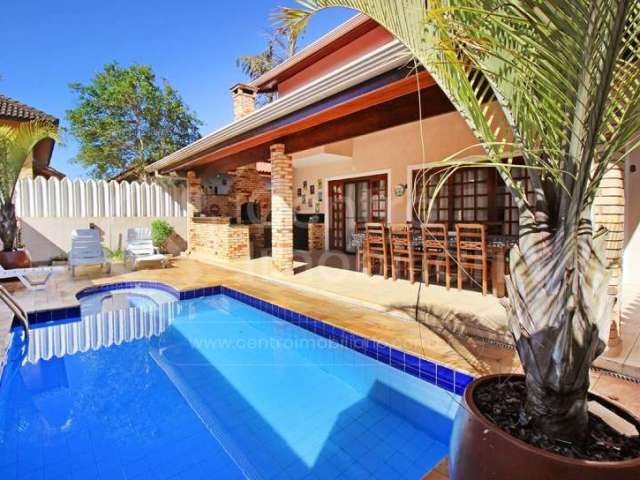 CASA à venda com piscina e 4 quartos em Peruíbe, no bairro Bougainvillee III