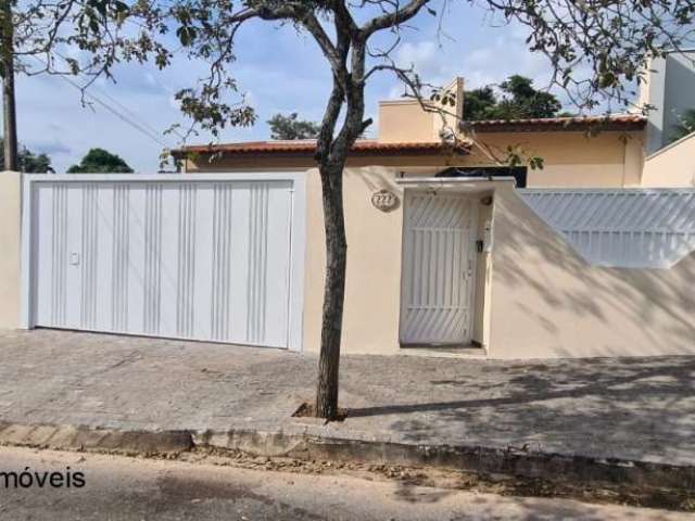 Casa com 4 quartos para alugar no Parque Jequitibás, São João da Boa Vista  por R$ 3.900
