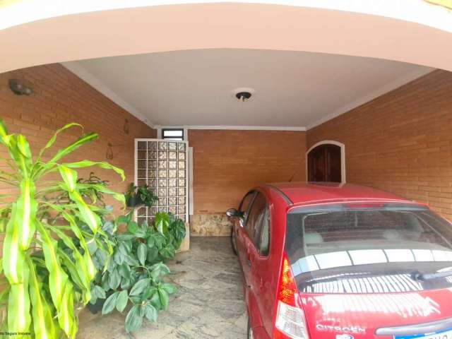 Casa com 3 quartos à venda no Jardim São Nicolau, São João da Boa Vista  por R$ 800.000