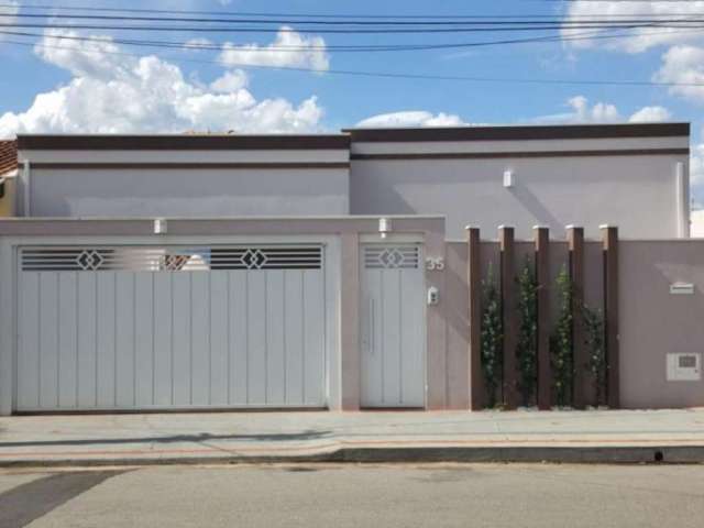 Casa com 3 quartos à venda no Jardim Progresso, São João da Boa Vista  por R$ 750.000
