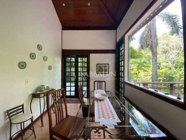 Casa com 4 dormitórios à venda e locação, 275 m² com privacidade total, lazer completo e muito verde por R$ 1.300.000 - Pedro do Rio - Petrópolis/RJ