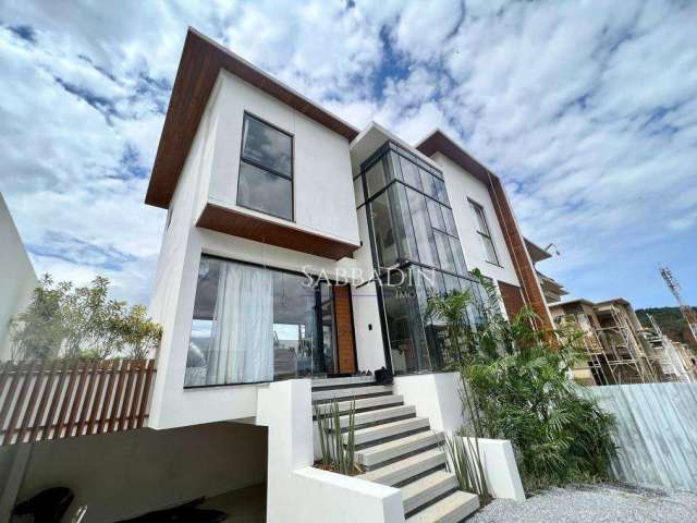 Casa com 3 dormitórios à venda, 224 m² por R$ 2.408.000 - Valparaíso - Petrópolis/RJ