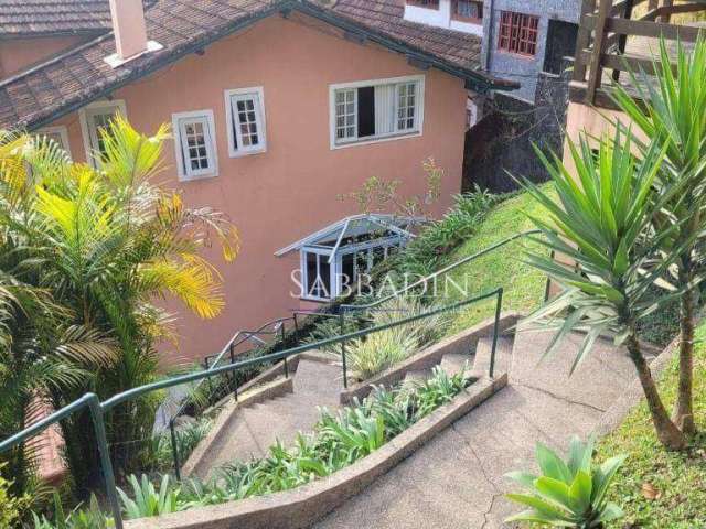 Casa com 3 dormitórios à venda, 237 m² por R$ 850.000 - Quitandinha - Petrópolis/RJ