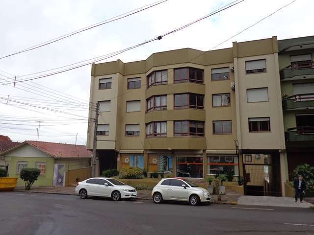 Apartamento com 3 quartos à venda no Cinqüentenário, Caxias do Sul  por R$ 310.000