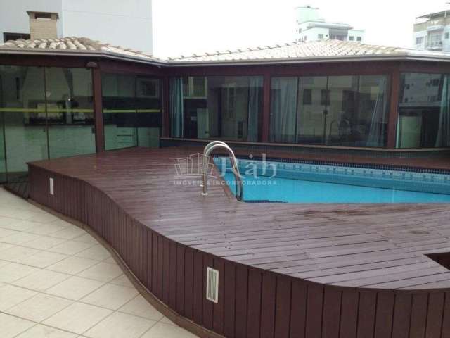 Apartamento diferenciado com 2 piscinas privativas a venda em Balneário Camboriú