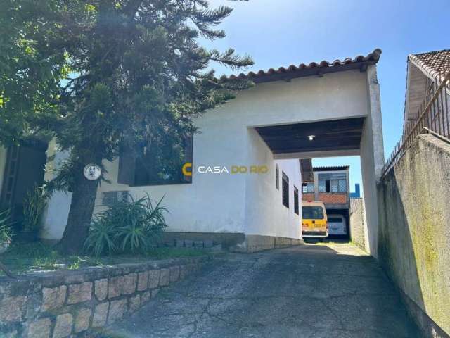 Casa com 3 quartos à venda na Rua Atílio Supertti, 367, Vila Nova, Porto Alegre por R$ 380.000