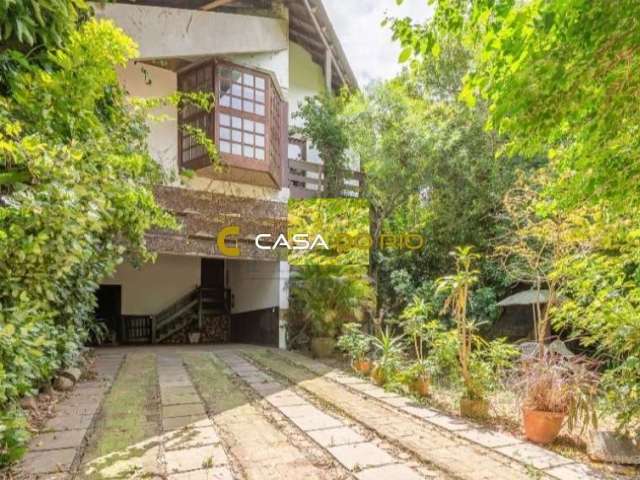 Casa com 5 quartos à venda na Avenida Guaíba, 4556, Vila Assunção, Porto Alegre por R$ 2.250.000