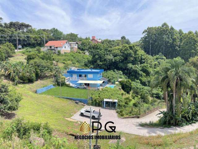 Casa 3 dormitórios 1 suíte à venda no Bairro Vila Olinda com 250 m² de área privativa - 2 vagas de garagem