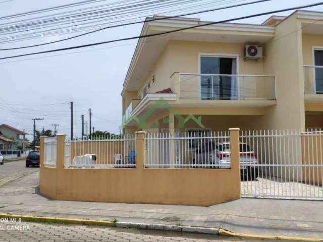 Casa com 3 dormitórios, 106m2, a venda em Balneário Barra do Sul - Salinas
