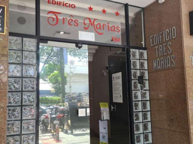 Sala à venda em Maringá, Zona 01, com 74 m², Edifício Três Marias