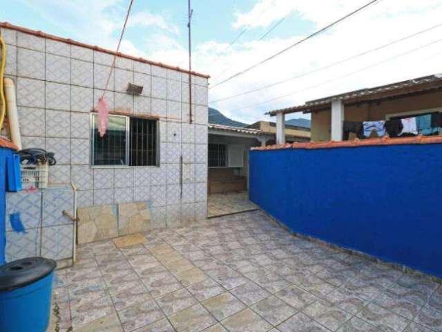 Casa para Venda em Peruíbe, Jardim Veneza, 1 dormitório, 1 suíte, 1 banheiro, 3 vagas
