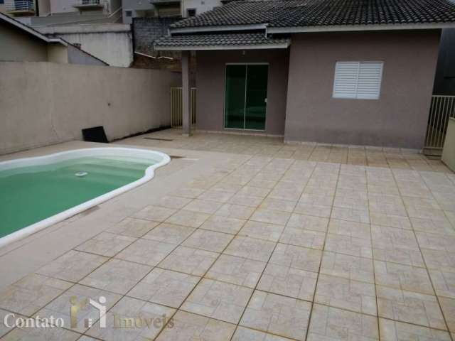Casa com piscina 03 Dorms sendo 01 Suíte 133m² Venda ou Locação no  Jardim Maristela, Atibaia/SP