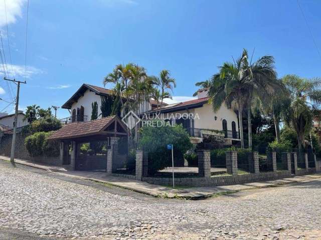 Casa com 5 quartos à venda na CARLOS HOFSTATTER, 161, Centro, Montenegro, 623 m2 por R$ 1.998.000