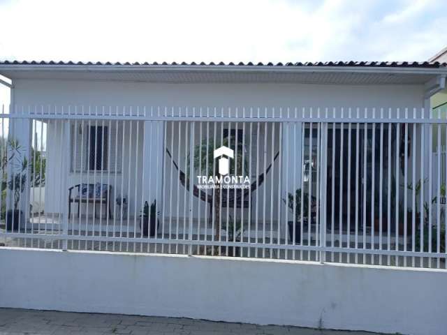 Está linda casa está disponível para venda no Centro Bal. Arroio do Silva SC