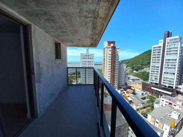 Apartamento duplex no bairro Fazenda em Itajaí