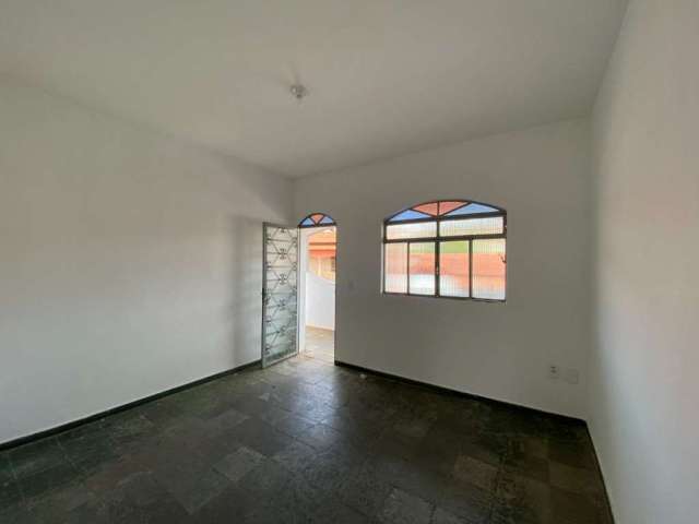 Casa com 3 dormitórios para alugar, 110 m² por R$ 1.620,00/mês - Jota - Brumadinho/MG