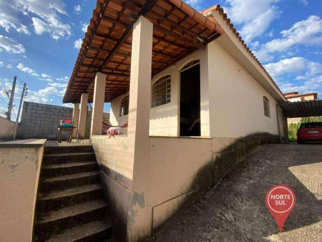 Casa com 3 dormitórios à venda, 84 m² por R$ 387.000,00 - Pinheiros - Brumadinho/MG
