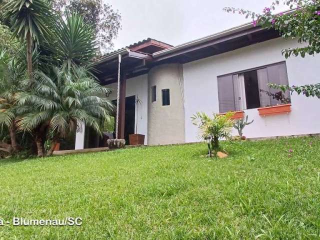 Casa com 3 quartos à venda no Fortaleza, Blumenau  por R$ 820.000