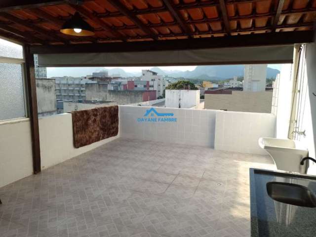 Apartamento Cobertura Duplex, 03 Quartos, 02 Suites, Escada, Avenida Atlântica, Praia do Morro, Guarapari - ES