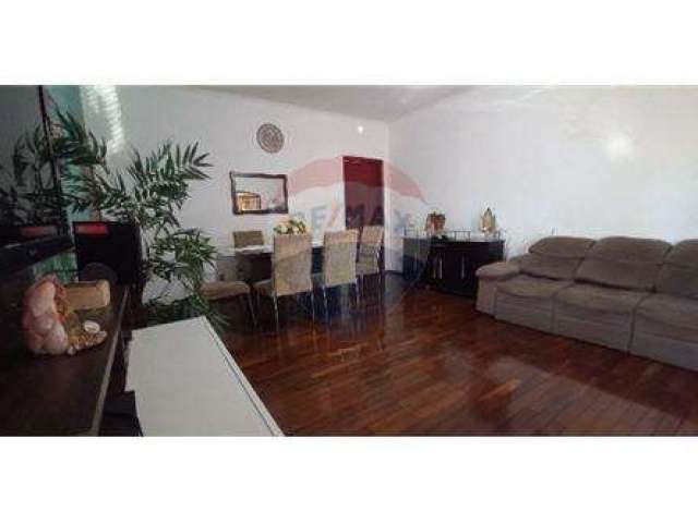 Vendo Casa 110 m² 2 quartos, 2 vagas garagem Castelo Branco R$ 295.000,00