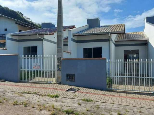 Casa geminada a venda no bairro Nossa Senhora de Fátima - Penha