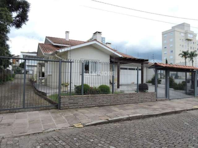 Casa com 3 quartos à venda no Petrópolis, Caxias do Sul  por R$ 1.200.000