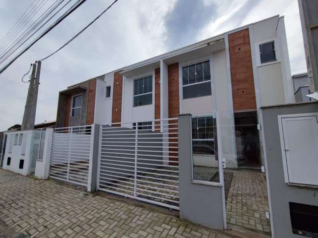 Casa com 3 quartos à venda no Meia Praia, Navegantes  por R$ 589.000