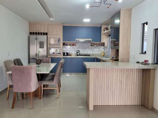 Casa com 3 quartos à venda no Meia Praia, Navegantes  por R$ 850.000