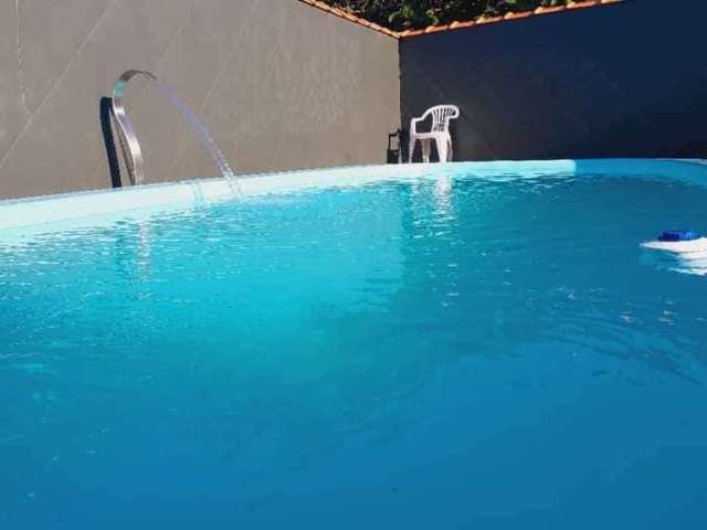 Ótima Casa a venda em Mongaguá  frente para praia com piscina aquecida.