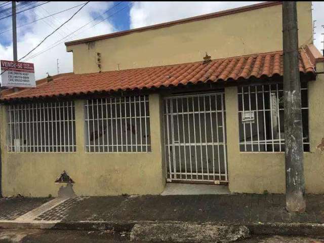 Casa para Venda em Araguari, Santa Helena, 1 dormitório, 3 banheiros
