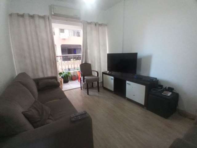 Apartamento com 3 dormitórios , vaga de garagem na Ponta da Praia em Santos  por R$490.000,00