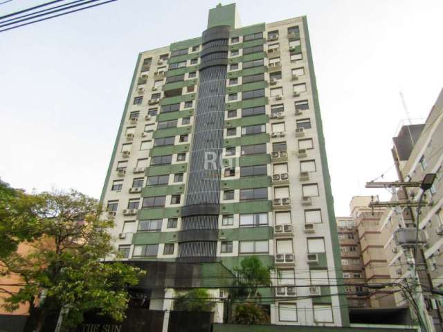 Apartamento de três dormitórios, um deles suíte e duas vagas na garagem no Centro Histórico de Porto Alegre. &lt;BR&gt;Imóvel em rua plana e silenciosa próximo da Nova Orla do Guaíba, edifício com Por