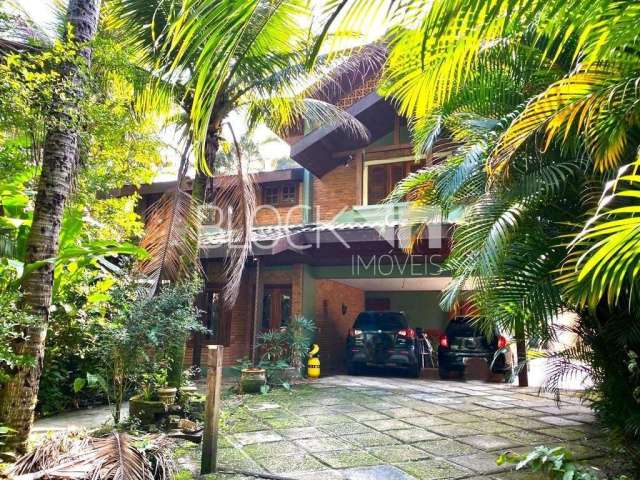 Casa com 4 quartos para alugar na Rua Luciano Gallet, --, Vargem Grande, Rio de Janeiro, 739 m2 por R$ 12.000