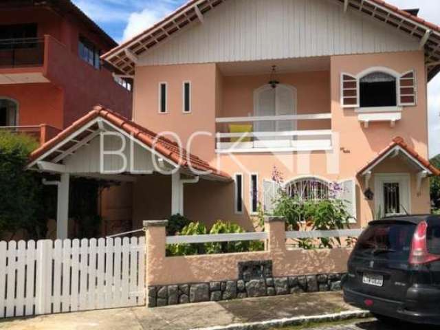 Casa em condomínio fechado com 5 quartos à venda na Rua Orlando de Souza, --, Quitandinha, Petrópolis, 210 m2 por R$ 920.000