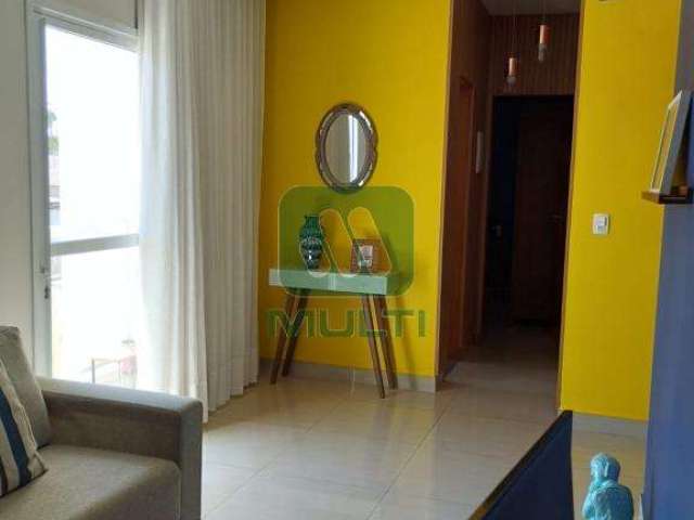 Apartamento com 2 quartos à venda no Shopping Park, Uberlândia  por R$ 240.000