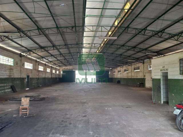 Barracão / Galpão / Depósito com 1 sala para alugar no Industrial, Uberlândia  por R$ 35.000
