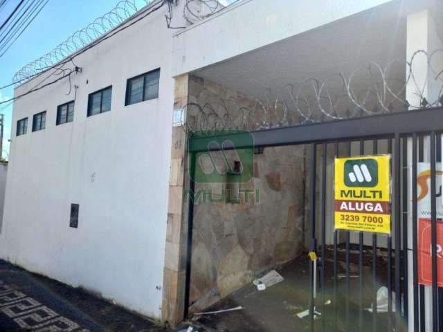 Casa comercial com 1 sala para alugar no Martins, Uberlândia  por R$ 8.000