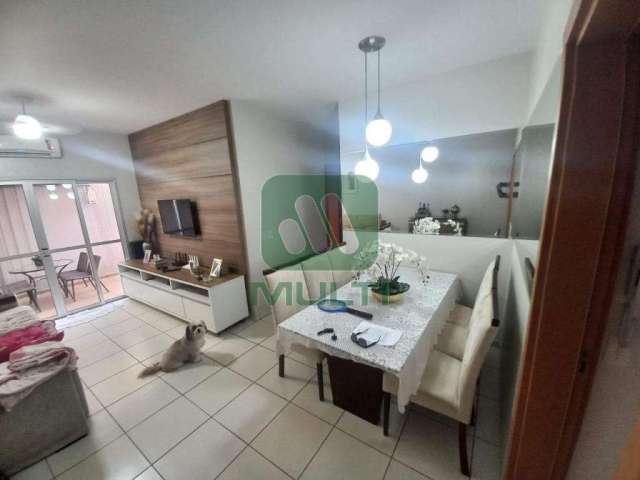 Apartamento com 3 quartos para alugar no Tubalina, Uberlândia  por R$ 2.800